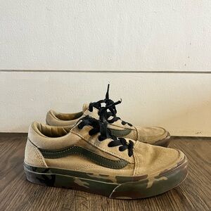 Vans Kids Sneakers in Tan and Green
